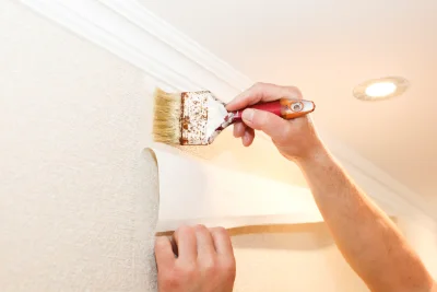 Pose de papier peint à Villeconin — revêtements muraux et toiles de verre